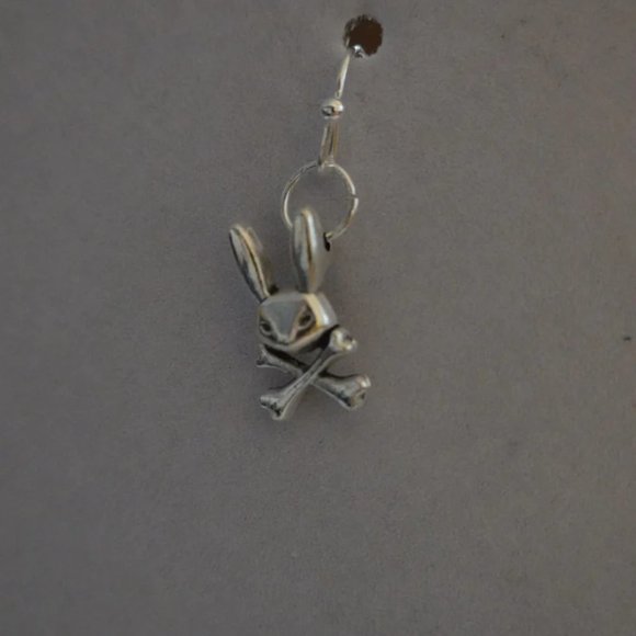 Skull & Crossbones Bunny Silver Tone Dangle Hypoallergenic Earrings (NWT) - Picture 3 of 4